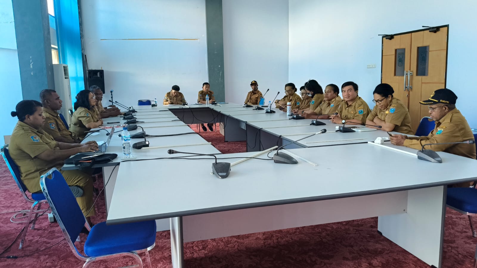 Disbudpar Papua Barat Gelar Rapat Koordinasi Orang Tua Asuh Kontingen Pesparawi Sulut